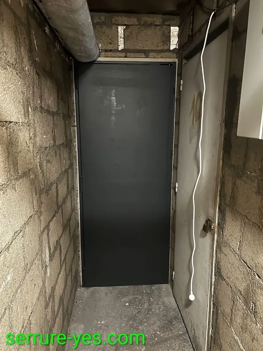 Porte de cave blindée métallique posée par Serrure'YES